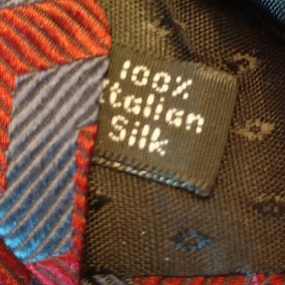 Villa Bugatti GeometricItalian Silk Neck Tie - Picture 6 of 8